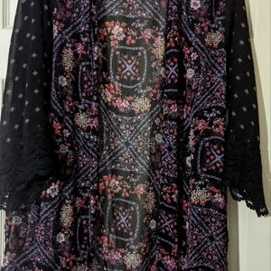Kimono size XXL by rewind.  Lace trim.